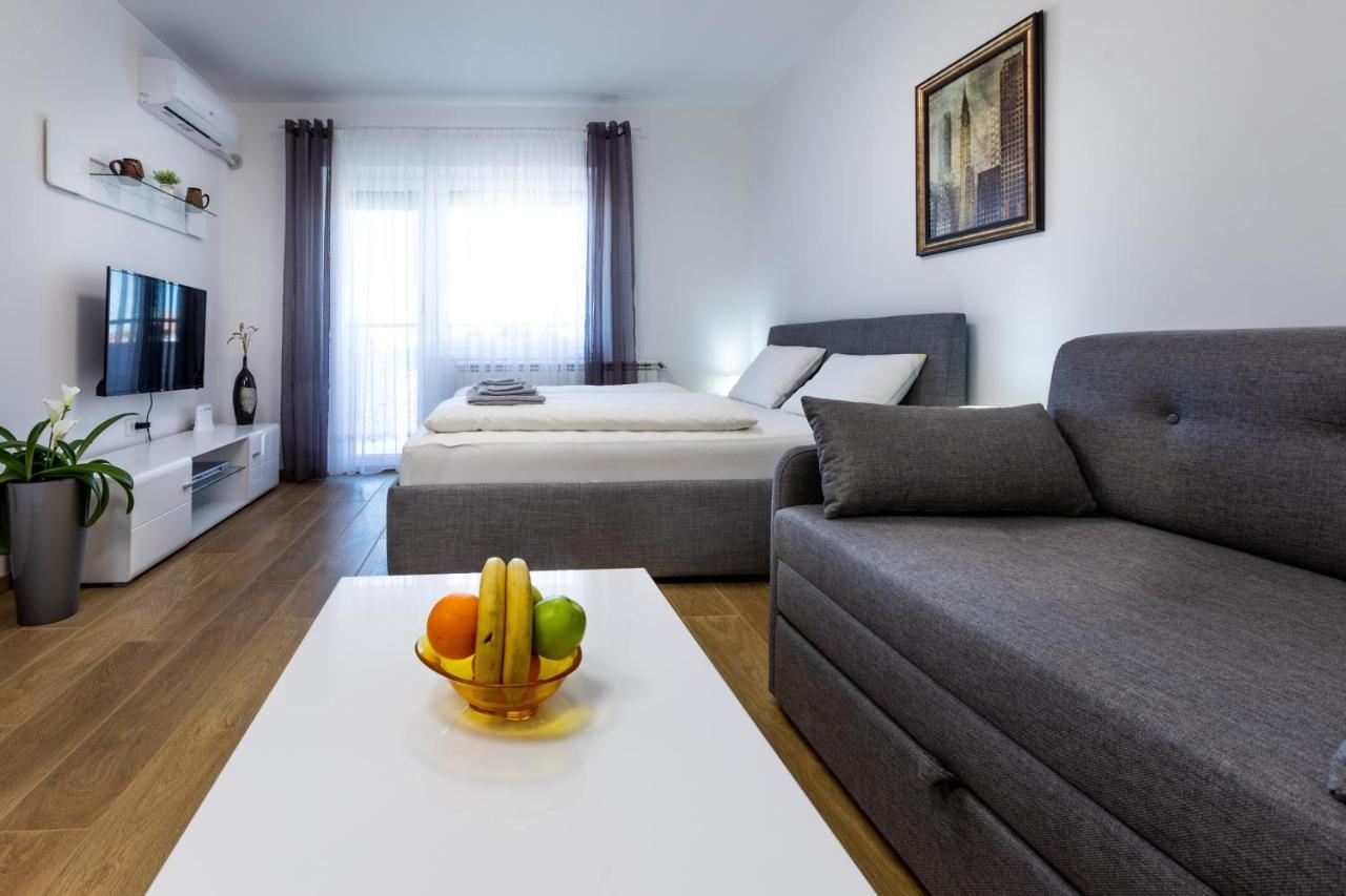 Mb Apartment Суботица Екстериор снимка